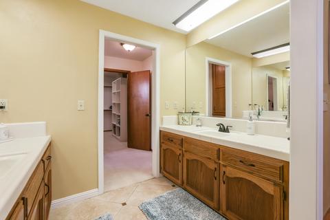 3039 S Oak Park St, Visalia, CA 93277 photo 30