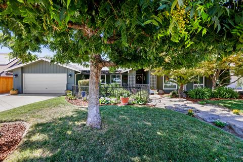 3039 S Oak Park St, Visalia, CA 93277 photo 3