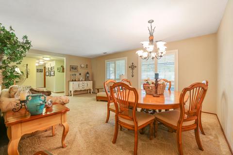 3039 S Oak Park St, Visalia, CA 93277 photo 9