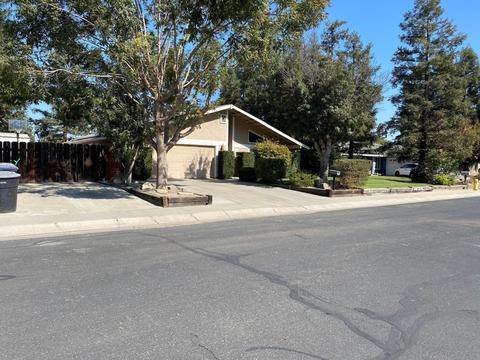 2332 E Paradise Ave, Visalia, CA 93292 photo 3