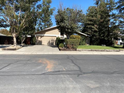 2332 E Paradise Ave, Visalia, CA 93292 photo 1