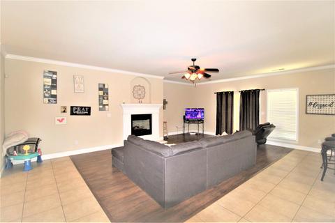 3343 E Grove Ave, Visalia, CA 93292 photo 6