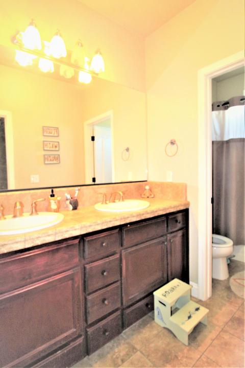 3343 E Grove Ave, Visalia, CA 93292 photo 15