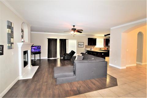 3343 E Grove Ave, Visalia, CA 93292 photo 4