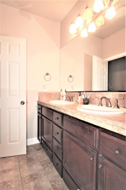 3343 E Grove Ave, Visalia, CA 93292 photo 17