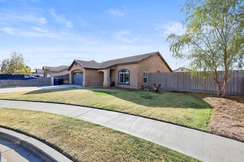 693 Crescent Ln, Lemoore, CA 93245 photo 4