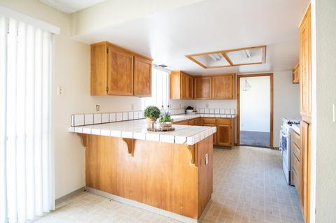 2003 5th Pl, Delano, CA 93215 photo 4