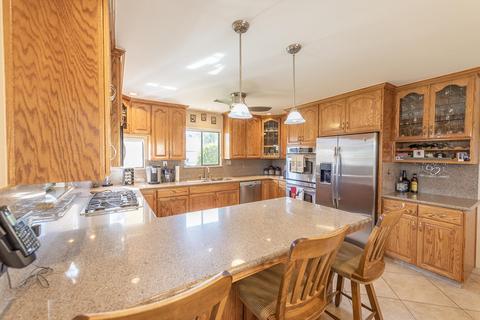 2040 E Feemster Ct, Visalia, CA 93292 photo 9