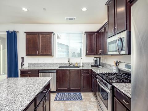 477 Granite St, Lemoore, CA 93245 photo 9