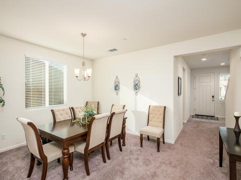477 Granite St, Lemoore, CA 93245 photo 5