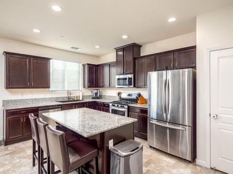 477 Granite St, Lemoore, CA 93245 photo 8