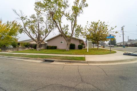 240 E Berkeley Ave, Tulare, CA 93274 photo 10