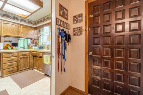 240 E Berkeley Ave, Tulare, CA 93274 photo 12