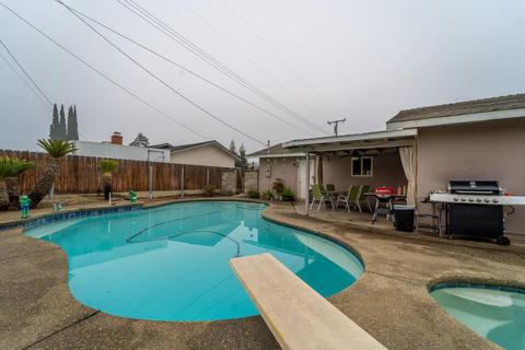 240 E Berkeley Ave, Tulare, CA 93274 photo 28