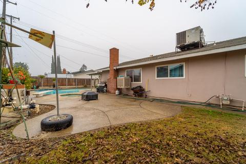 240 E Berkeley Ave, Tulare, CA 93274 photo 30