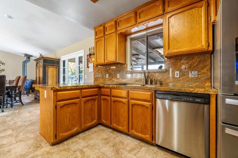 10882 E Kamm Ave, Selma, CA 93662 photo 19