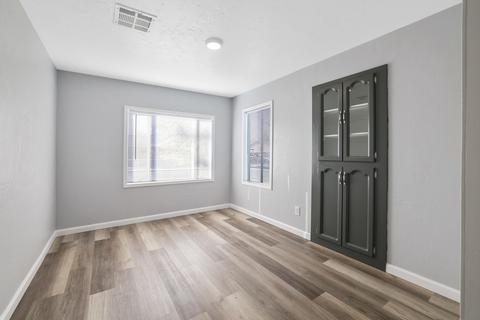 232 E Vine Ave, Visalia, CA 93291 photo 23