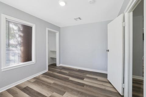 232 E Vine Ave, Visalia, CA 93291 photo 9