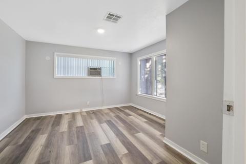 232 E Vine Ave, Visalia, CA 93291 photo 10