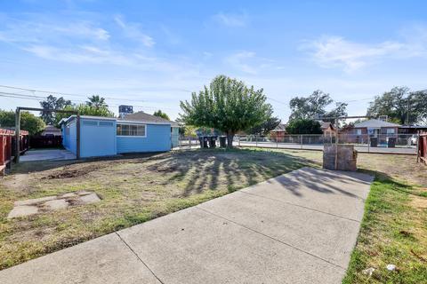 232 E Vine Ave, Visalia, CA 93291 photo 27