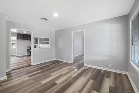 232 E Vine Ave, Visalia, CA 93291 photo 17