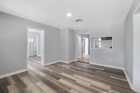 232 E Vine Ave, Visalia, CA 93291 photo 14