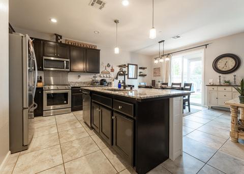625 E Monte Verde Ave, Visalia, CA 93292 photo 10