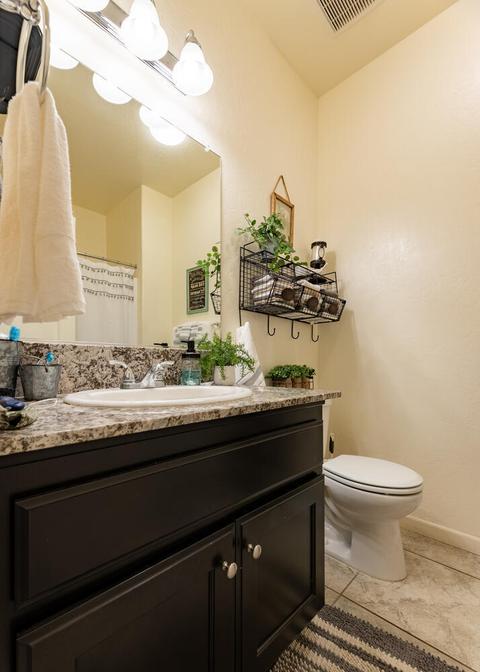 625 E Monte Verde Ave, Visalia, CA 93292 photo 18