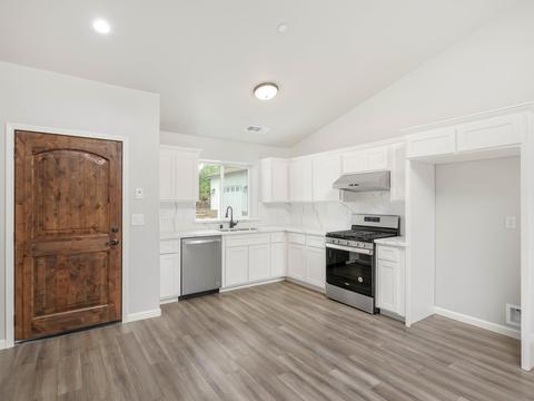 2078 Lobo Ave, Merced, CA 95348 photo 3