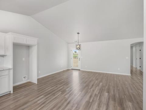 2078 Lobo Ave, Merced, CA 95348 photo 2
