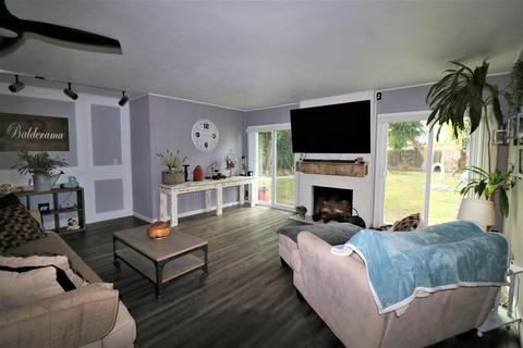 241 E Gail Ave, Tulare, CA 93274 photo 9