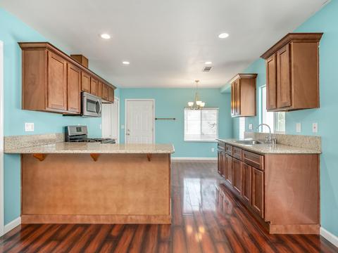289 Champion St, Lemoore, CA 93245 photo 8