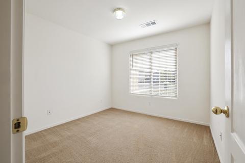 244 E Wren Ave, Visalia, CA 93291 photo 14