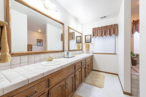 328 E Wilson Ave, Tulare, CA 93274 photo 22