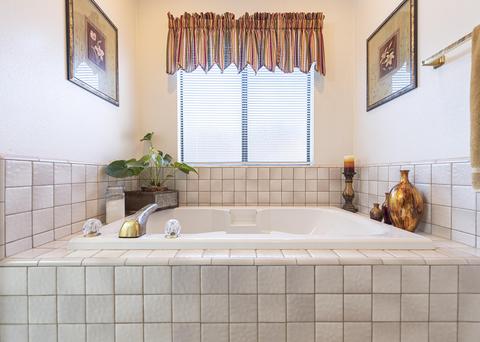 328 E Wilson Ave, Tulare, CA 93274 photo 23