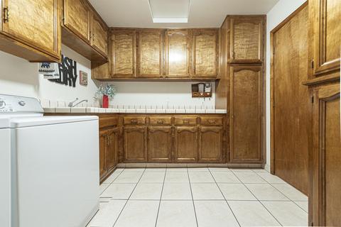 328 E Wilson Ave, Tulare, CA 93274 photo 29