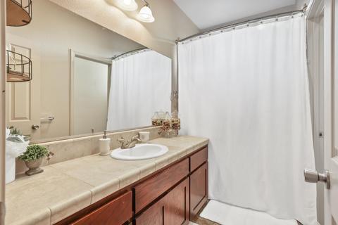 537 Self Ct, Exeter, CA 93221 photo 11