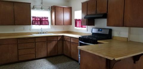 224 E 10th St, Hanford, CA 93230 photo 3