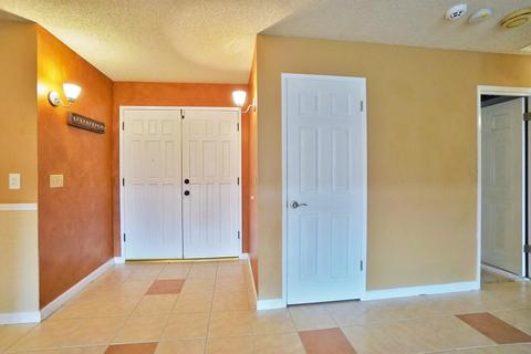 907 Tammy Ln, Lemoore, CA 93245 photo 4