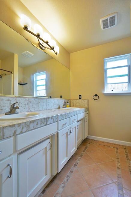 907 Tammy Ln, Lemoore, CA 93245 photo 31