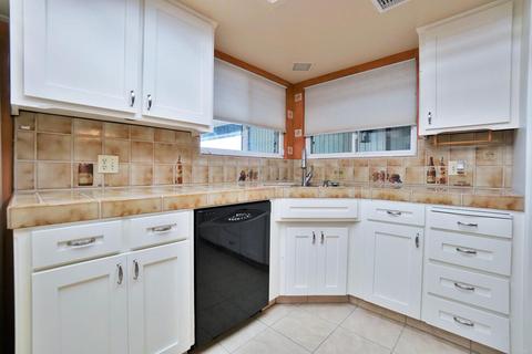 907 Tammy Ln, Lemoore, CA 93245 photo 18