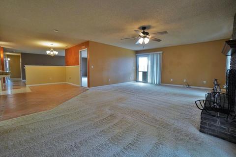 907 Tammy Ln, Lemoore, CA 93245 photo 12
