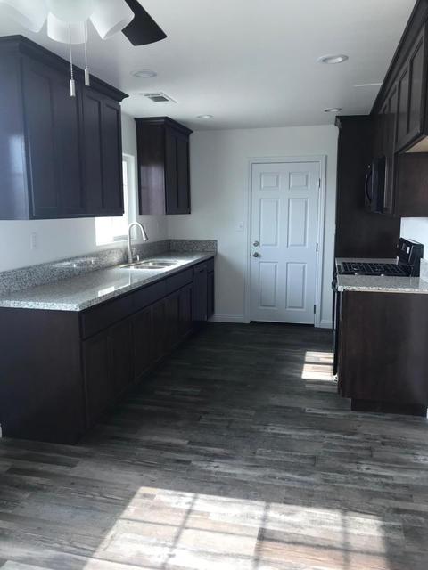 840 E Bardsley Ave, Tulare, CA 93274 photo 4