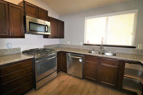 2018 E Douglas Ave, Visalia, CA 93292 photo 5