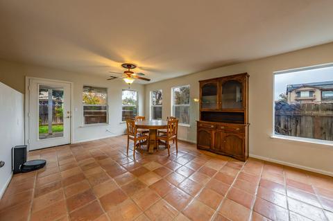 641 Vista Ct, Lemoore, CA 93245 photo 7