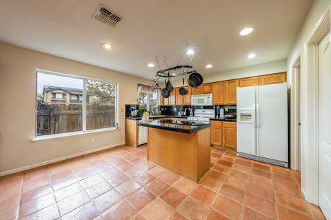 641 Vista Ct, Lemoore, CA 93245 photo 9