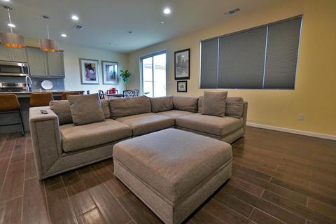 652 Daphne Ln, Lemoore, CA 93245 photo 18