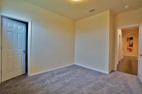 652 Daphne Ln, Lemoore, CA 93245 photo 32