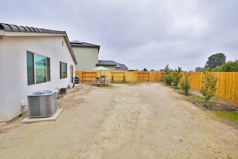 652 Daphne Ln, Lemoore, CA 93245 photo 53