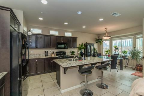 1066 Geneva Dr, Lemoore, CA 93245 photo 3